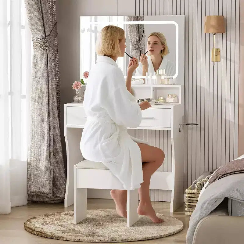 Coiffeuse de 80 cm de large avec miroir, station de recharge et tabouret, ensemble de coiffeuse compact en bois pour chambre de fille, dortoir, appartement