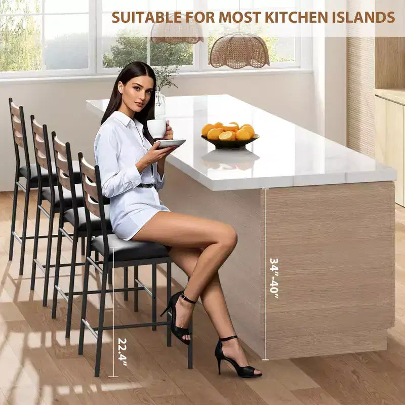 Tabourets de bar hauteur comptoir, chaises de bar rembourrées en similicuir avec dossier en bois, coussin épais et repose-pieds pour îlot de cuisine